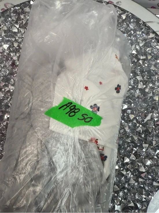 RW&CO. Long sleeve floral sweater V‑Neck Sweater Tunic with White Floral Back - Picture 10 of 10